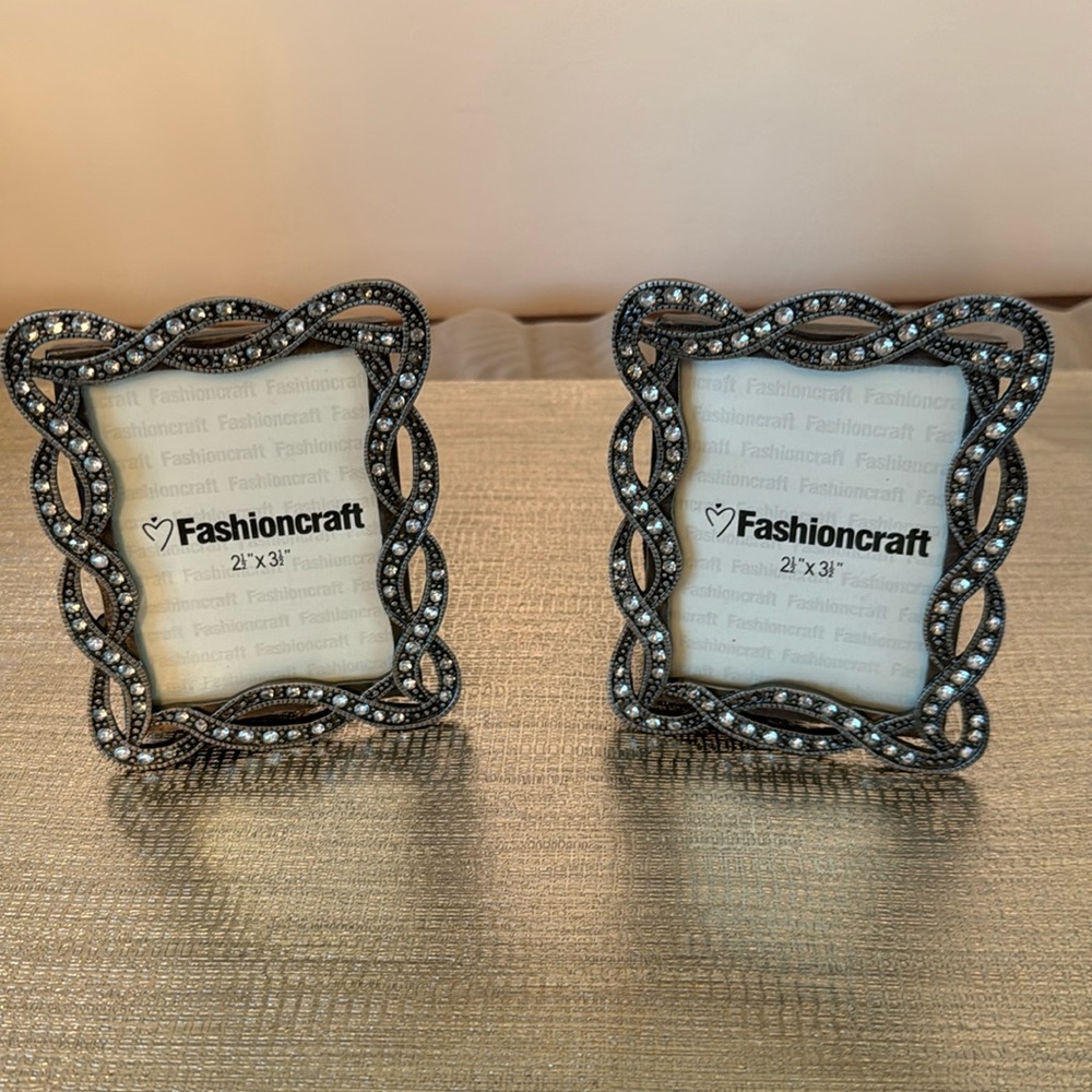 Metal picture Frame Decorated with Rhinestones Set of 2